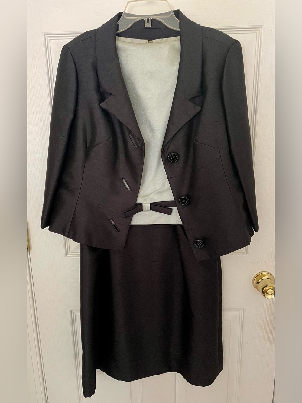 VINTAGE 60s BONWIT TELLER 3-piece Suit, Raw Silk size 14(vintage)